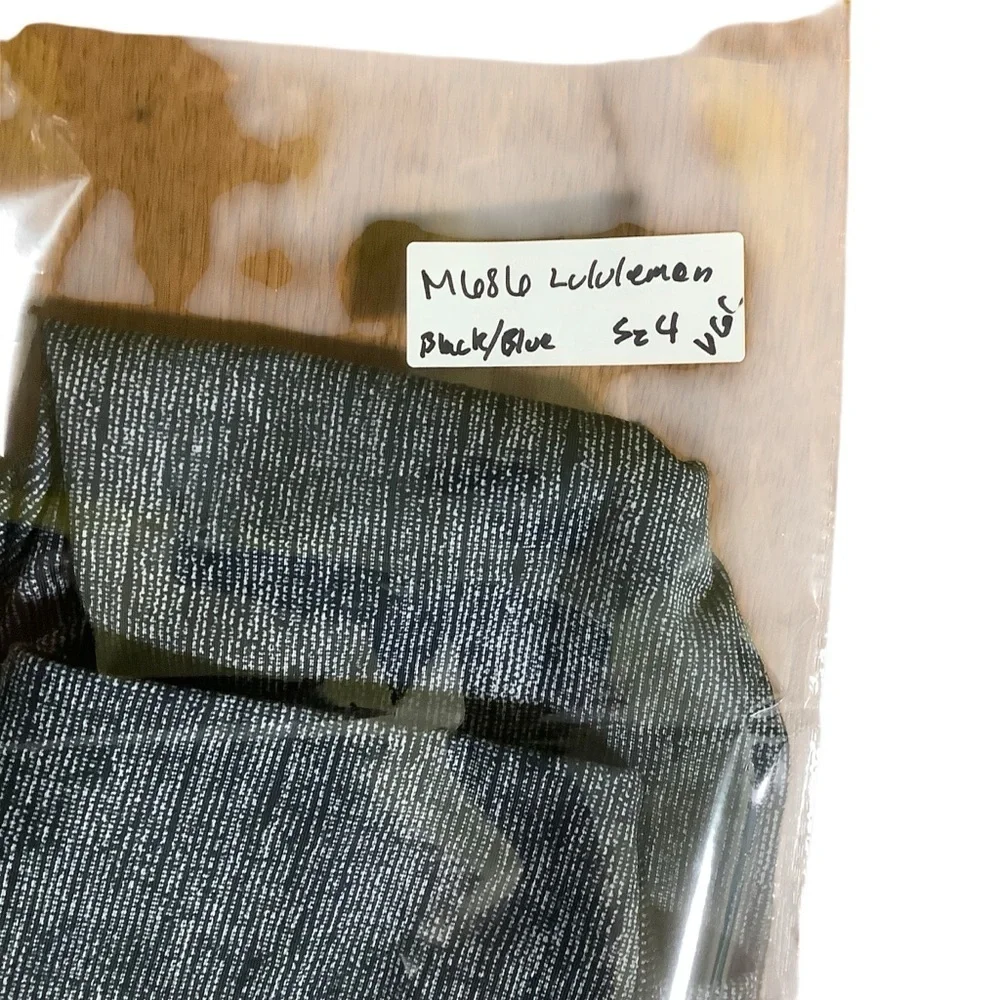 Lululemon Wunder Under Crop Sz 4 Full-On Luxtreme Burlap Texture Black Dune